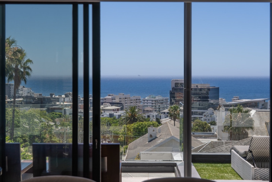To Let 4 Bedroom Property for Rent in Fresnaye Western Cape